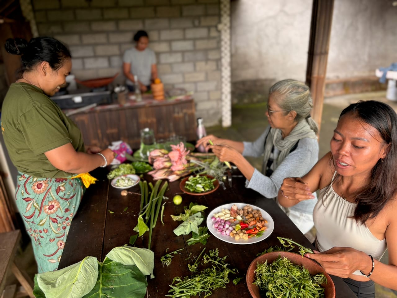 Ngulah Kedis (Chasing the Rice Birds)